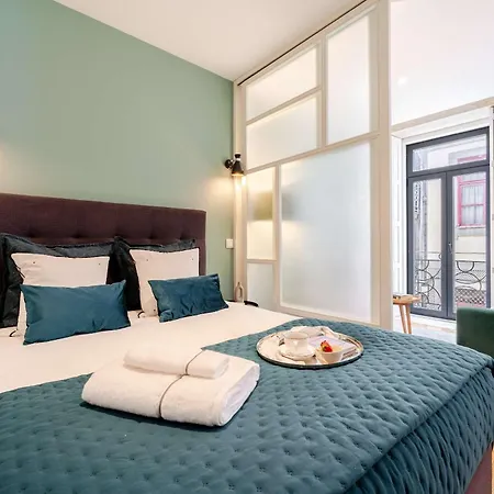 Bright Cozy & By Hostwise