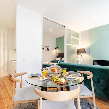 Bright Cozy & By Hostwise *