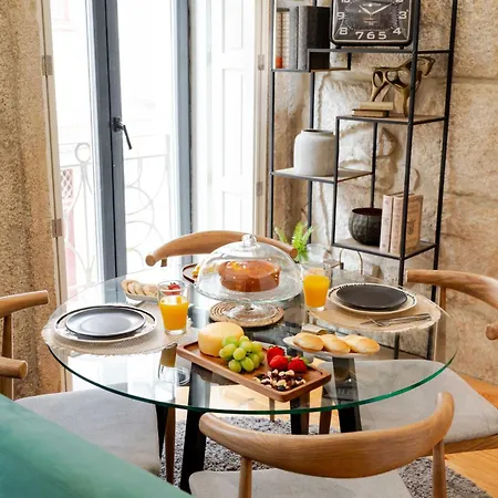 Bright Cozy & By Hostwise *