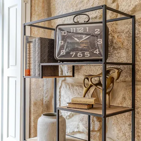 Bright Cozy & By Hostwise *